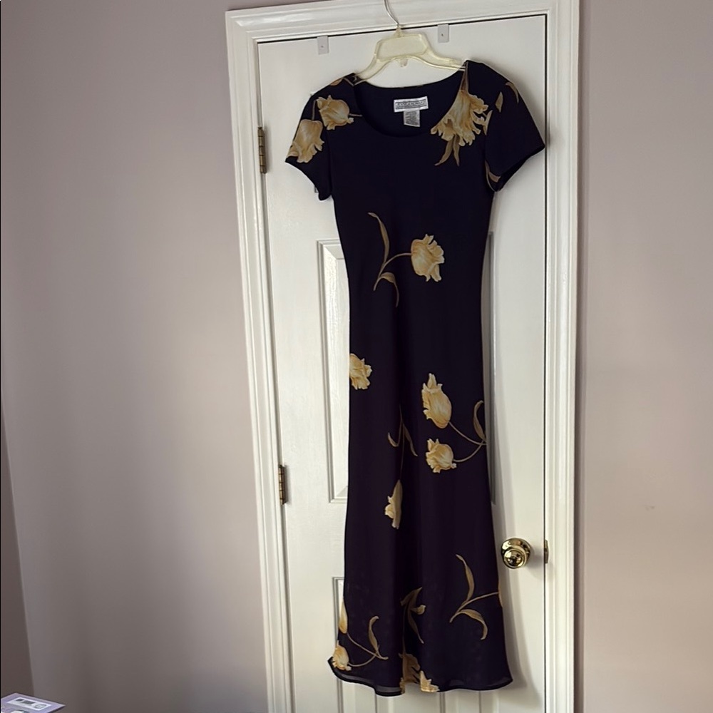 Jessica Howard Floral Midi Dress